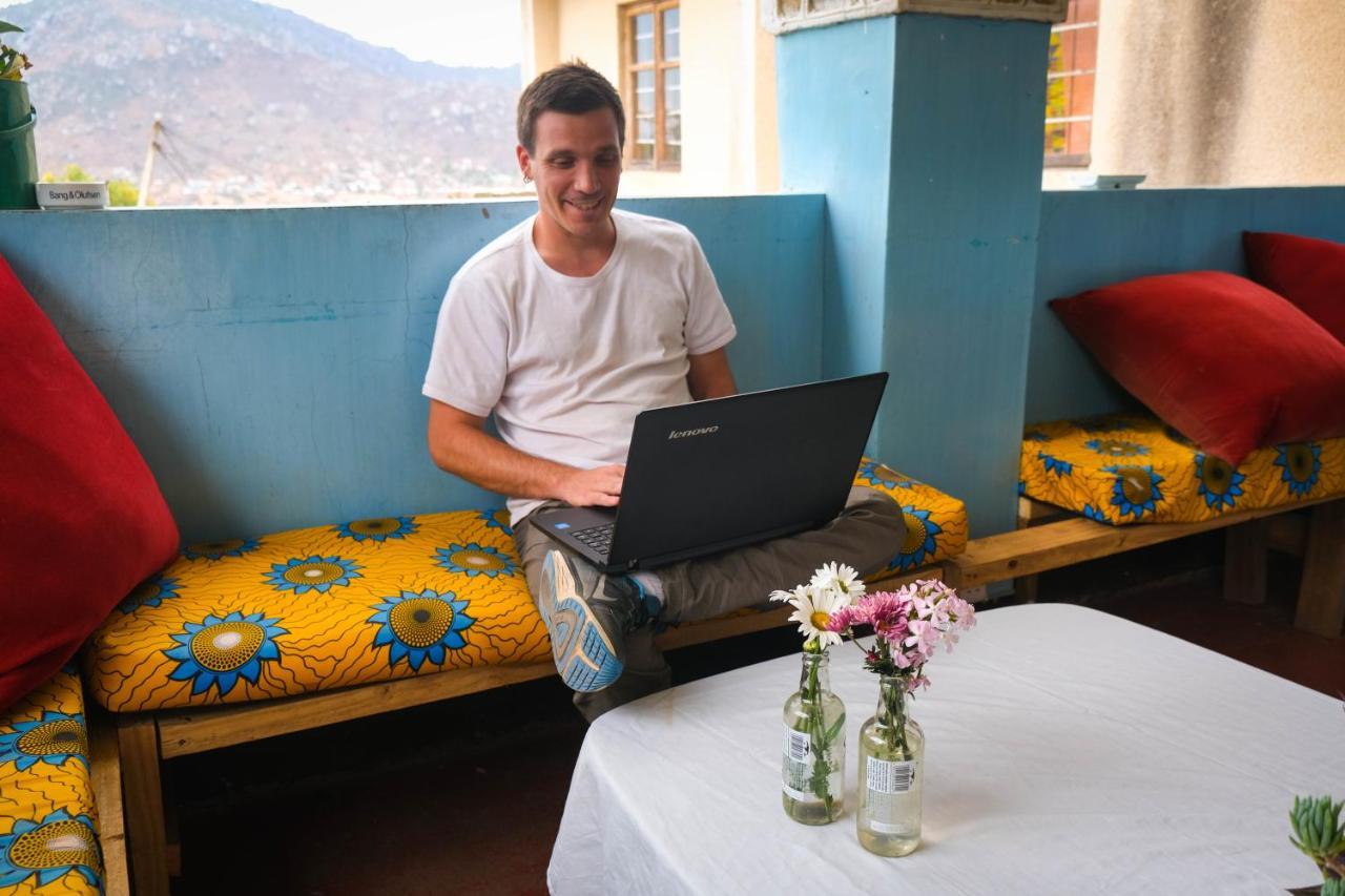 Emmy'S Backpackers Hostel Iringa Exterior foto