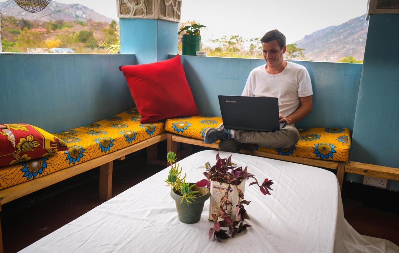 Emmy'S Backpackers Hostel Iringa Exterior foto